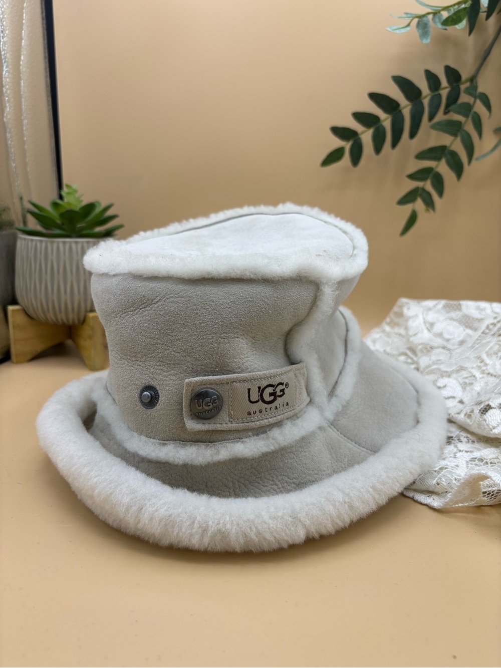 UGG Kids Cream Shearling Trim Bucket Hat